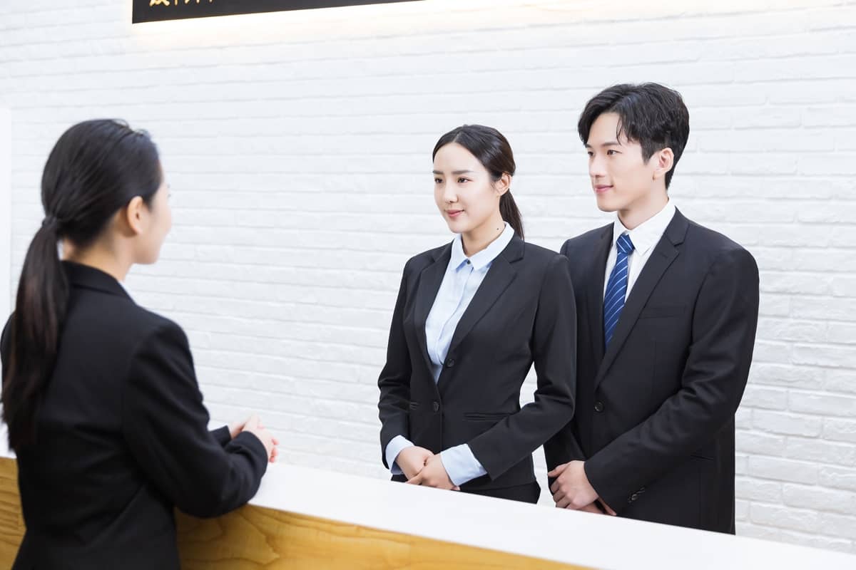 Trang phục và diện mạo